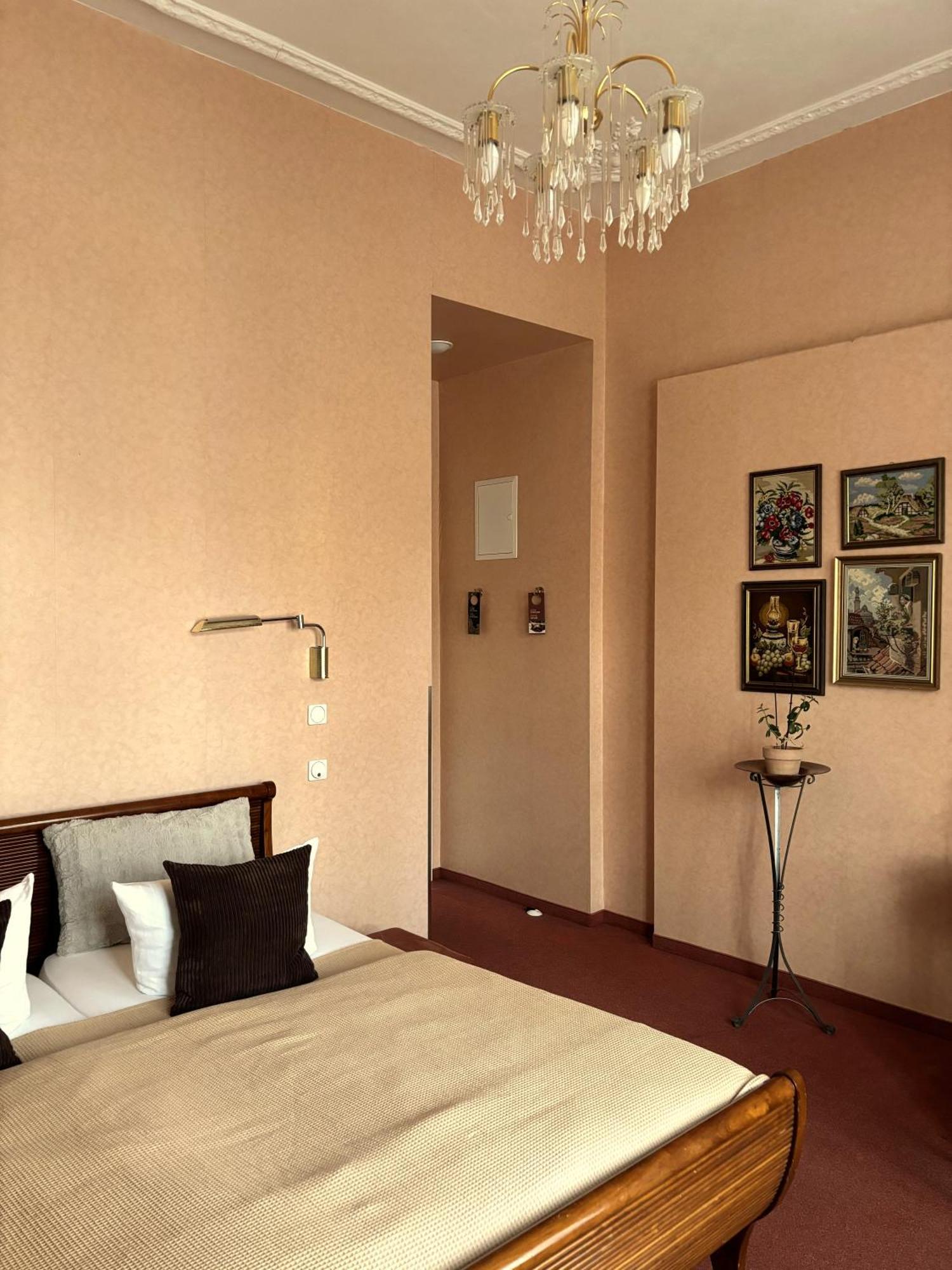 Hotel Villa Hentzel Weimar  Buitenkant foto